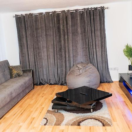 Cosy 2 Bed With Parking Near Piccadilly, Etihad Stadium And Coop Live Sleeps Up To 5 Villa Manchester Exterior photo
