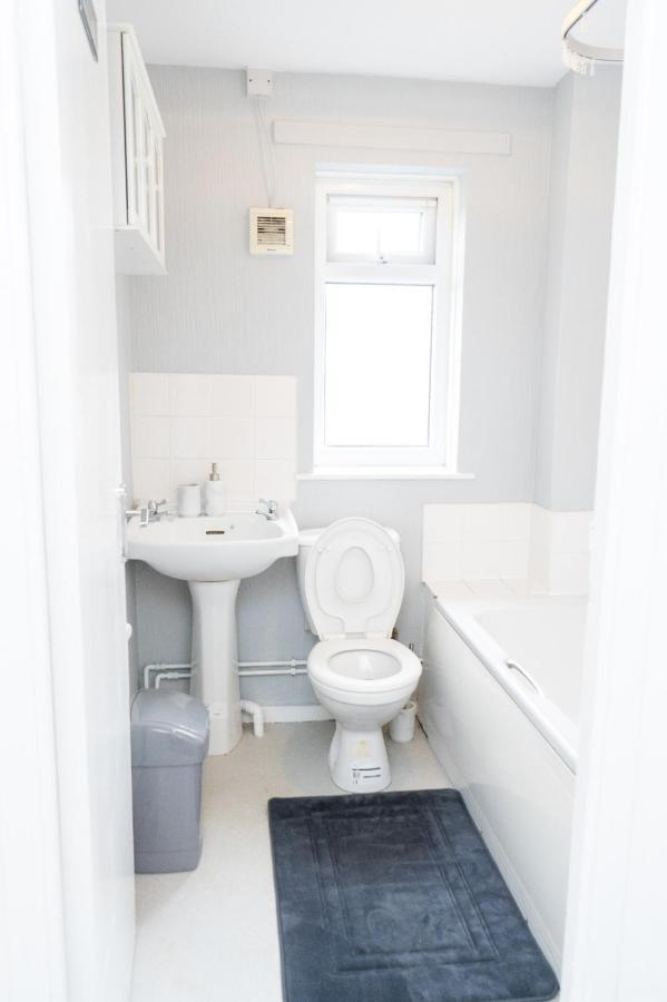 Cosy 2 Bed With Parking Near Piccadilly, Etihad Stadium And Coop Live Sleeps Up To 5 Villa Manchester Exterior photo