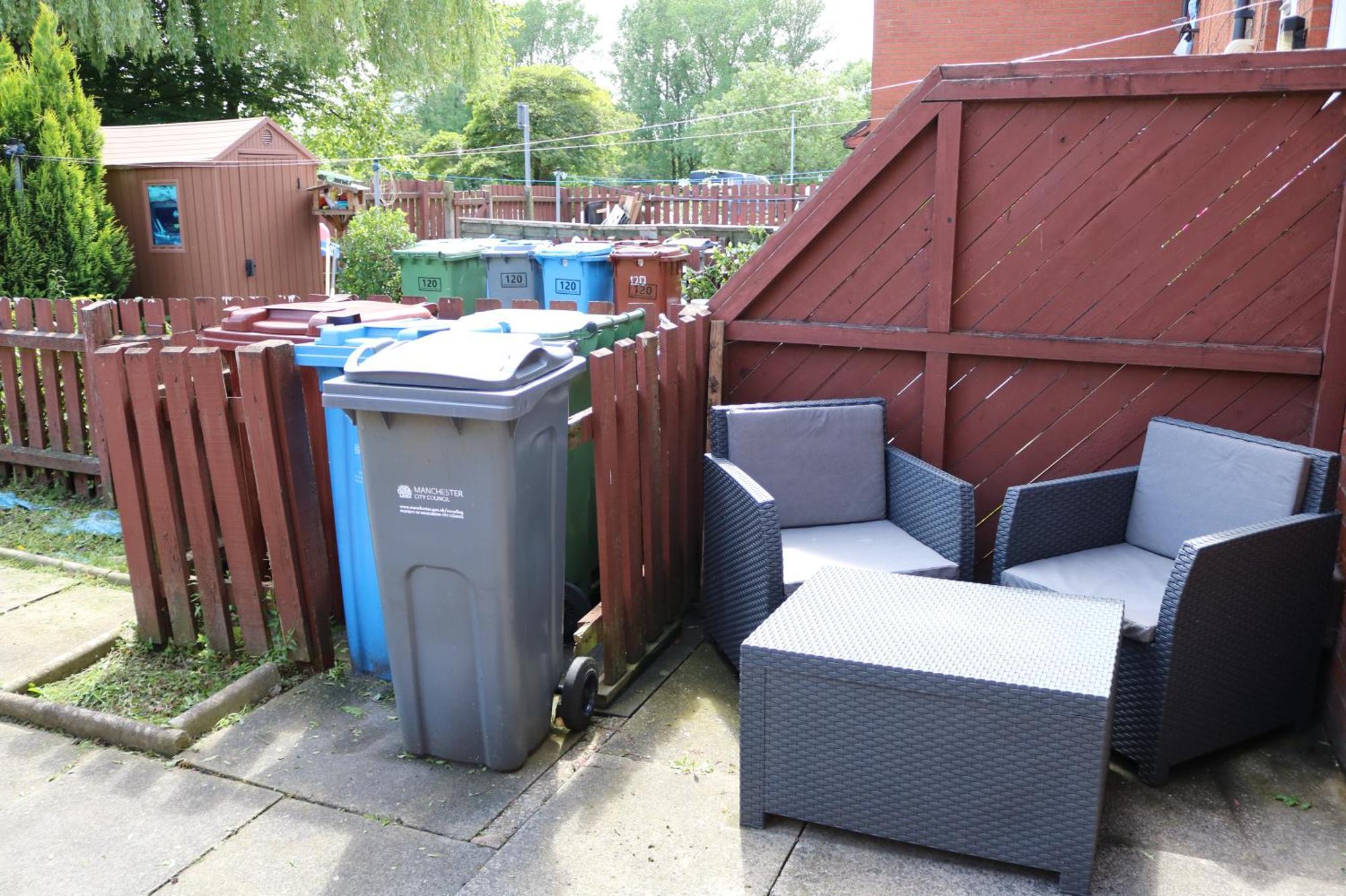 Cosy 2 Bed With Parking Near Piccadilly, Etihad Stadium And Coop Live Sleeps Up To 5 Villa Manchester Exterior photo